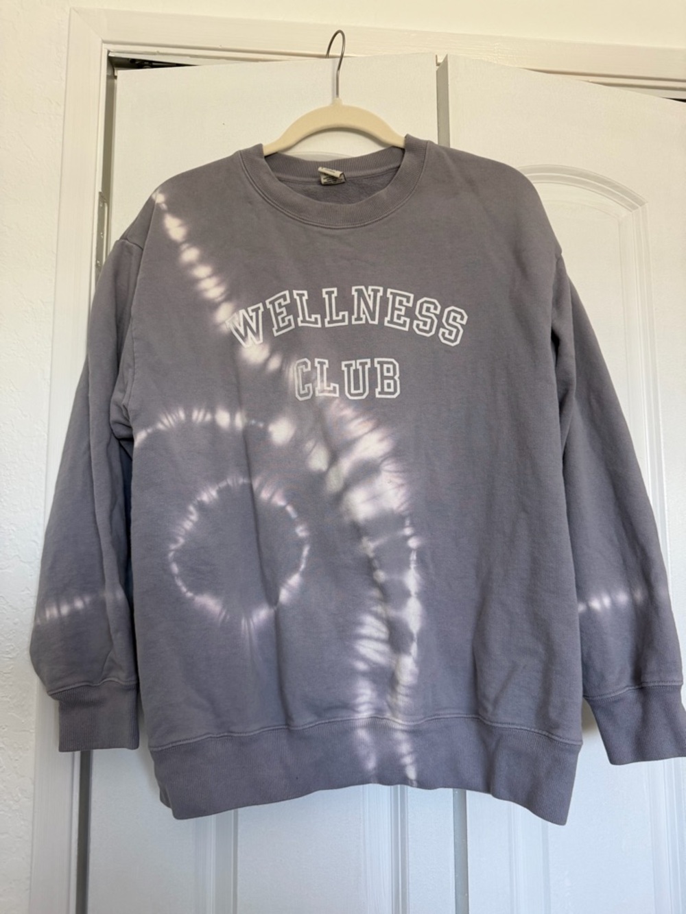 Sporty & Rich Gray Tie-Dye "Wellness Club" Crewneck Sweatshirt